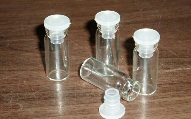 Ekonomiskā automātiskā pašlīmējošā apaļā pudeles 20-90 etiķetes augstuma flakonu marķēšanas mašīna