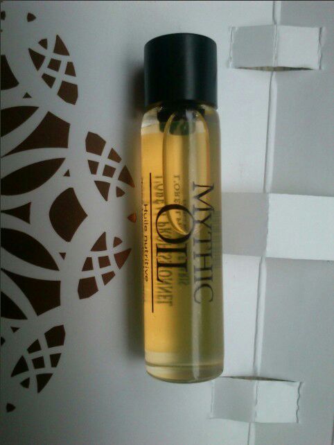 Sarkanvīna / kosmētikas flakonu marķēšanas mašīna 60 - 500 gab / min pašlīmējoša