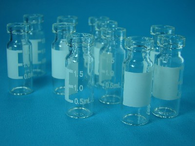 Sīrupa pašlīmējošās apaļas pudeles uzlīmju marķēšanas mašīna 2000 X 1100 X 1300 Mm