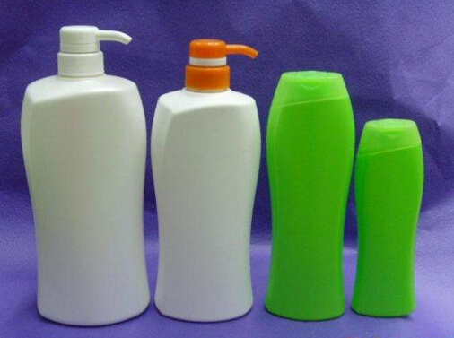 Ātrgaitas apaļas pudeles uzlīmes marķēšanas mašīna neregulāriem konteineriem