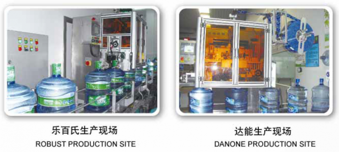 PET pudeles nerūsējošā tērauda saraušanās uzmavu marķēšanas mašīna dažādām pudelēm CE