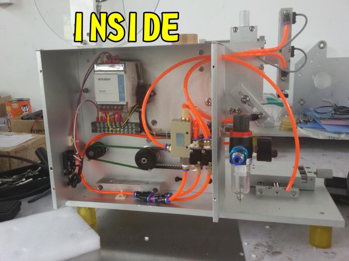 SUS304 nerūsējošā tērauda ekonomiskās dubultās puses uzlīmju marķēšanas mašīna pudeles marķēšanai