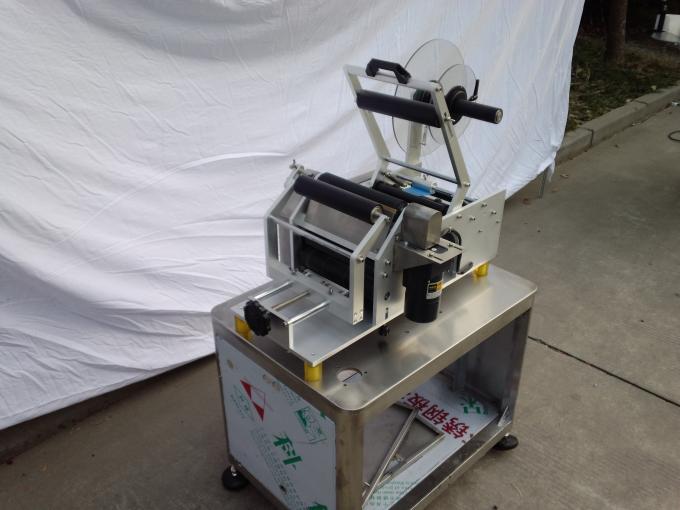 Pielāgota automātiska flakonu marķēšanas mašīna mazai penicilīna pudeles etiķetes uzlīmei