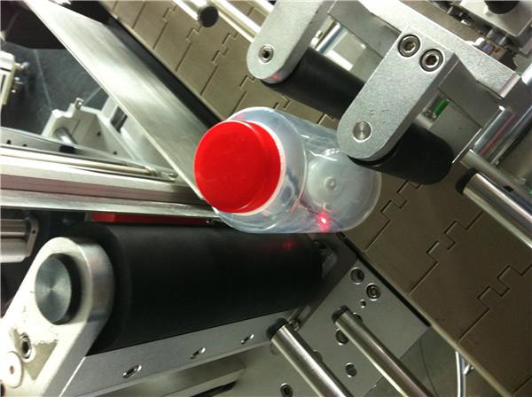 Pawpaw / Guava apaļas pudeles uzlīmes marķēšanas mašīna dzērienu laukam