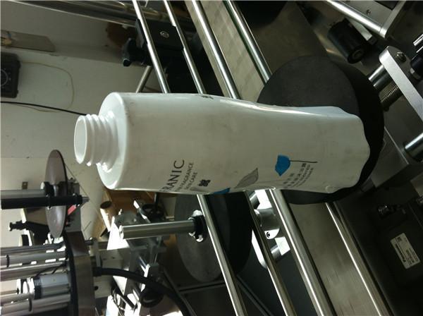 Kafijas apaļas pudeles uzlīmju etiķešu mašīna dzērienu rūpniecībai