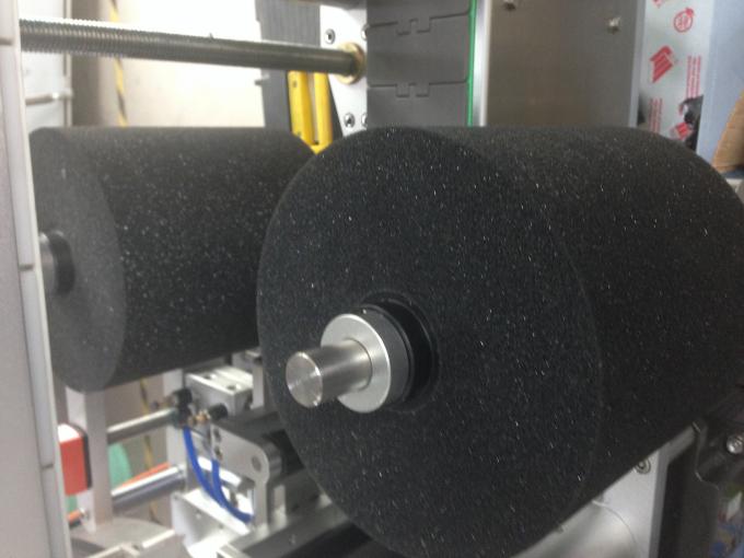 Servera motora pudeles marķēšanas mašīna apaļai / plakanai / Sqaure pudelei