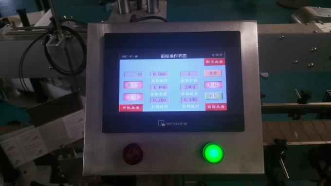 Automātiska plakanas pudeles stikla pudeles marķēšanas mašīna, uzlīmju etiķešu mašīna