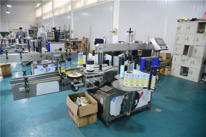 Automātiska aerosola kārbu uzlīmju mašīna PVC pārtikai var noapaļot pudeles marķēšanas aplikatoru, lai vislabāk pārdotu