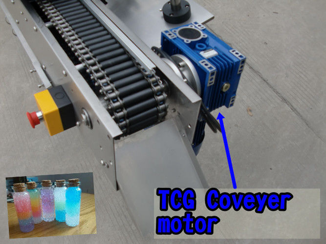 Ķīna SUS304 Ekonomiskās automātiskās 220V 2kw 50 / 60HZ 5 galonu vāciņa konkurētspējīgas cenas flakonu marķēšanas mašīnu piegādātājs