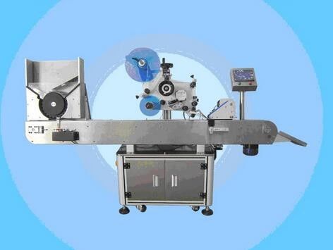 Ķīnas automātiskā flakona marķēšanas mašīnas nagu lakas etiķetes uzlīmju mašīna kosmētikas piegādātājam