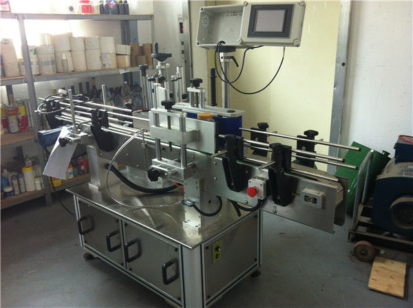 Augļu / dārzeņu sulas apaļas pudeles uzlīmes marķēšanas mašīna dzērienu rūpniecībai