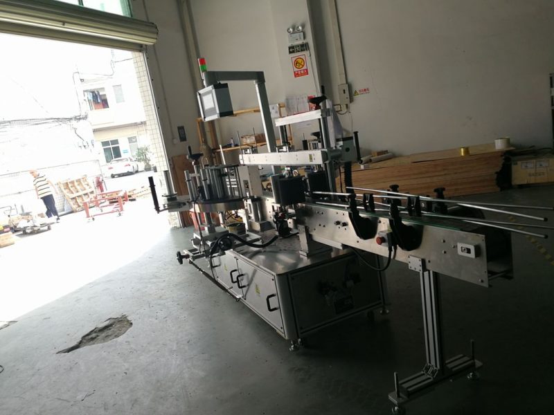 Ķīnas dubultās sejas apaļas pudeles uzlīmju marķēšanas mašīna, etiķetes platums 190 mm